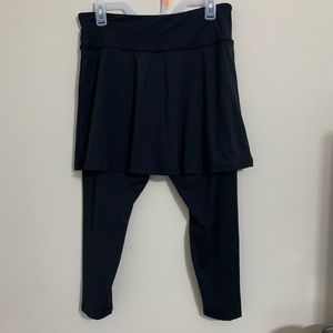 NWT ANIVIVO black skirted Capri leggings size 2XL